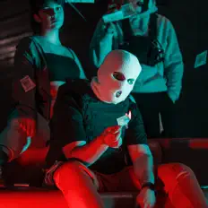 聆聽 madlab、觀看音樂影片、閱讀小傳、查看巡演日期等！