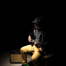 Ακούστε περιεχόμενο από Distracted Circuits, παρακολουθήστε μουσικά βίντεο, διαβάστε το βιογραφικό, δείτε ημερομηνίες περιοδείας, και πολλά ακόμη!