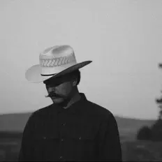 Jay Is Blue dinle, müzik videolarını izle, biyografisini oku, tur tarihlerini ve daha fazlasını gör!