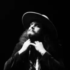 收听 Yes It's Ananias、观看音乐视频、阅读小传、查看巡演日期等 ！