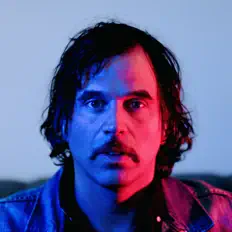 Ouve Chris Picco, vê vídeos de música, lê a biografia, vê as datas da digressão e muito mais!