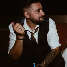 收听 Dimitri Z、观看音乐视频、阅读小传、查看巡演日期等 ！