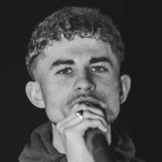 聆聽 Bailezzey、觀看音樂影片、閱讀小傳、查看巡演日期等！