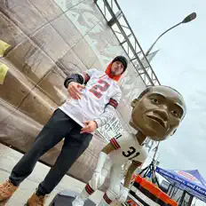 聆聽 Lemon Squeeze、觀看音樂影片、閱讀小傳、查看巡演日期等！