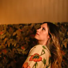 Sorcha Durhamを聴いたり、ミュージックビデオを鑑賞したり、経歴やツアー日程などを確認したりしましょう！
