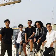 Écoutez Stasiun Antariksa, regardez des vidéoclips, lisez la biographie, consultez les dates de tournée et plus encore !