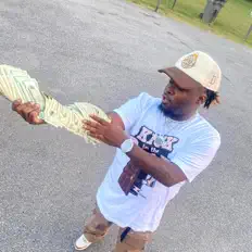 Lucky Moodyを聴いたり、ミュージックビデオを鑑賞したり、経歴やツアー日程などを確認したりしましょう！