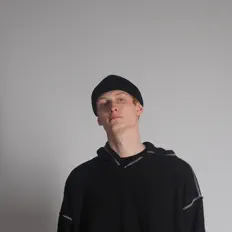 聆聽 MOONWOK、觀看音樂影片、閱讀小傳、查看巡演日期等！