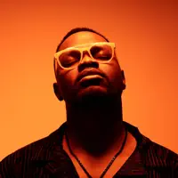 undefinedを聴いたり、ミュージックビデオを鑑賞したり、経歴やツアー日程などを確認したりしましょう！