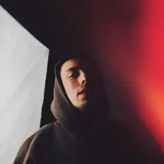 Poslechněte si interpreta PRAYFO, sledujte hudební videa, přečtěte si životopis, podívejte se na data turné a další informace.