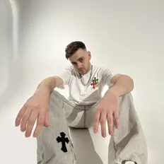 Escucha a Paym, mira videos musicales, lee su biografía, consulta las fechas de las gira y más.
