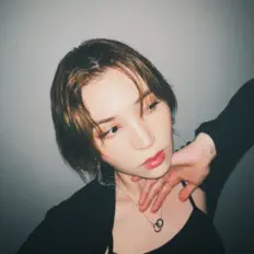 Hör dir Bella K. an, schau dir Musikvideos an, lies die Biografie, finde Tourdaten und mehr!