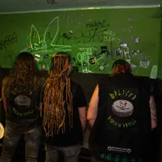 Splicer을(를) 듣고, 뮤직 비디오를 보고, 약력을 읽고, 투어 일정 등을 확인하세요!