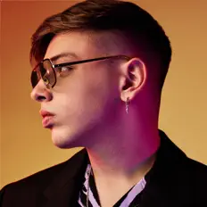 Ouça RENVTØ, assista a videoclipes, leia a biografia, veja as datas das turnês e mais!