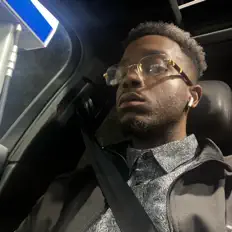 Poslechněte si interpreta Souls Parad3, sledujte hudební videa, přečtěte si životopis, podívejte se na data turné a další informace.