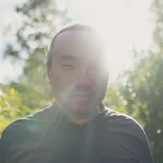 Ascolta John Chin, guarda video musicali, leggi la biografia, vedi le date del tour & altro!