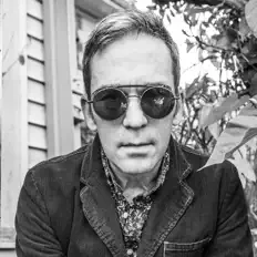 Ouça Charlie Degenhart, assista a videoclipes, leia a biografia, veja as datas das turnês e mais!