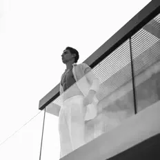 Ouça VINI, assista a videoclipes, leia a biografia, veja as datas das turnês e mais!