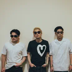 聆聽 HARBORS、觀看音樂影片、閱讀小傳、查看巡演日期等！