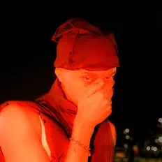 Écoutez Feez., regardez des vidéoclips, lisez la biographie, consultez les dates de tournée et plus encore !