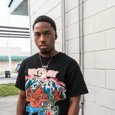 Project Watson सुनें, म्यूज़िक वीडियो देखें, बायो पढ़ें, दौरे की तारीखें और बहुत कुछ देखें!