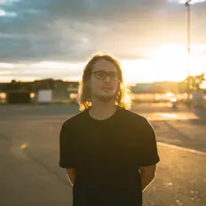 Dengarkan Marius, tonton video musik, baca bio, lihat tanggal tur & lainnya!