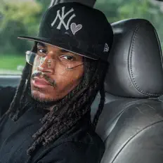 Ascolta Isaac., guarda video musicali, leggi la biografia, vedi le date del tour & altro!