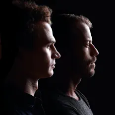 Ouve Hollywood Principle, vê vídeos de música, lê a biografia, vê as datas da digressão e muito mais!