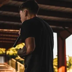 收听 207 Clay、观看音乐视频、阅读小传、查看巡演日期等 ！