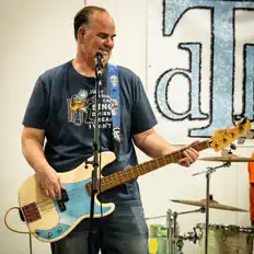 Ascolta Tom Duffy, guarda video musicali, leggi la biografia, vedi le date del tour & altro!