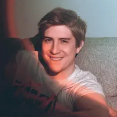 Poslechněte si interpreta Tablelands, sledujte hudební videa, přečtěte si životopis, podívejte se na data turné a další informace.