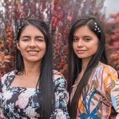 Dalix & Camila सुनें, म्यूज़िक वीडियो देखें, बायो पढ़ें, दौरे की तारीखें और बहुत कुछ देखें!