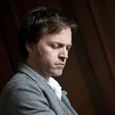 Max Greenwoodを聴いたり、ミュージックビデオを鑑賞したり、経歴やツアー日程などを確認したりしましょう！