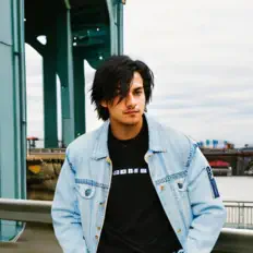 Rimzi Mulafer dinle, müzik videolarını izle, biyografisini oku, tur tarihlerini ve daha fazlasını gör!