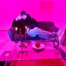 Dengarkan DEELAY, tonton video musik, baca bio, lihat tanggal tur & lainnya!
