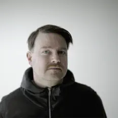 Hör dir Vinny Villbass an, schau dir Musikvideos an, lies die Biografie, finde Tourdaten und mehr!