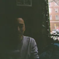Luister naar undefined, bekijk muziekvideo's, lees de bio, bekijk de tourdata, en meer!