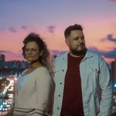 Listen to Douglas e Marcelle, watch music videos, read bio, see tour dates & more!