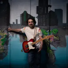 Mike Donello & the New Essentialsを聴いたり、ミュージックビデオを鑑賞したり、経歴やツアー日程などを確認したりしましょう！