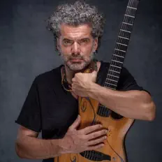 Fabio Macagnino: песни, клипы, биография, даты выступлений и многое другое.