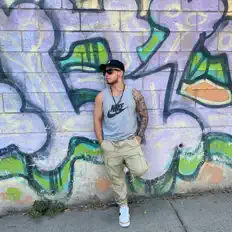 Posłuchaj wykonawcy C-REZ, obejrzyj teledyski, przeczytaj biografię, zobacz daty tras koncertowych i nie tylko!