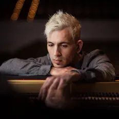 Dengarkan Miquel Tejada, tonton video musik, baca bio, lihat tanggal tur & lainnya!