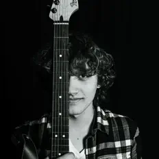 收听 Noah Moore、观看音乐视频、阅读小传、查看巡演日期等 ！