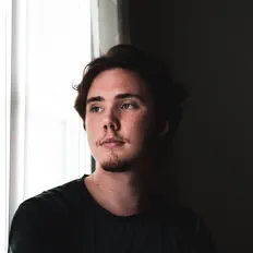 Escucha a Logan Valenti, mira videos musicales, lee su biografía, consulta las fechas de las gira y más.