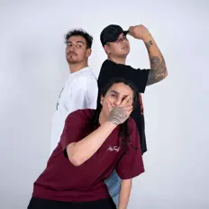 Hör dir Puerto Ragga an, schau dir Musikvideos an, lies die Biografie, finde Tourdaten und mehr!