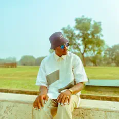 Daddynextdoorを聴いたり、ミュージックビデオを鑑賞したり、経歴やツアー日程などを確認したりしましょう！