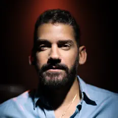 Elias Safi을(를) 듣고, 뮤직 비디오를 보고, 약력을 읽고, 투어 일정 등을 확인하세요!