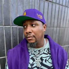 Big Oxを聴いたり、ミュージックビデオを鑑賞したり、経歴やツアー日程などを確認したりしましょう！