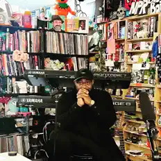 Poetry을(를) 듣고, 뮤직 비디오를 보고, 약력을 읽고, 투어 일정 등을 확인하세요!