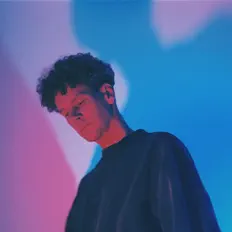 Luister naar Just Simon, bekijk muziekvideo's, lees de bio, bekijk de tourdata, en meer!